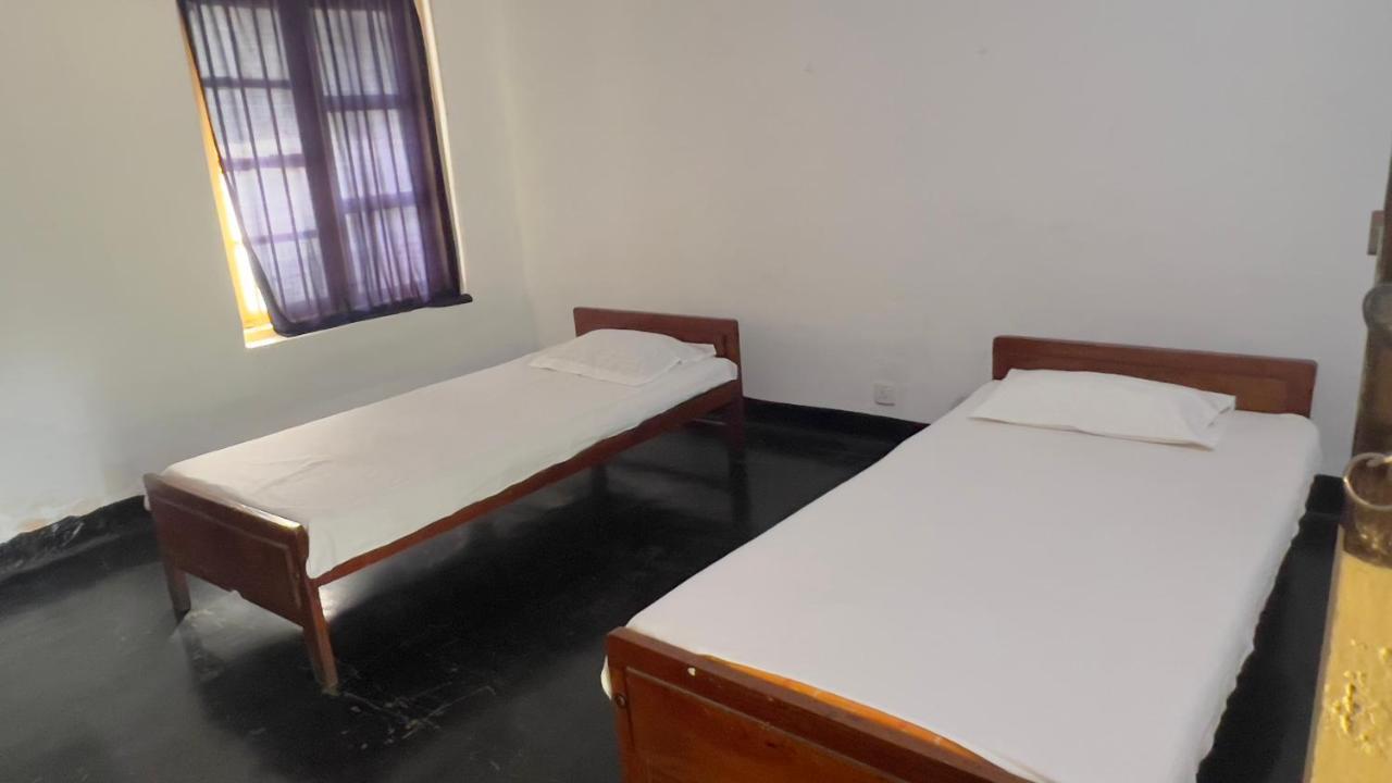 Resthouse Vavuniya Hotel Kültér fotó