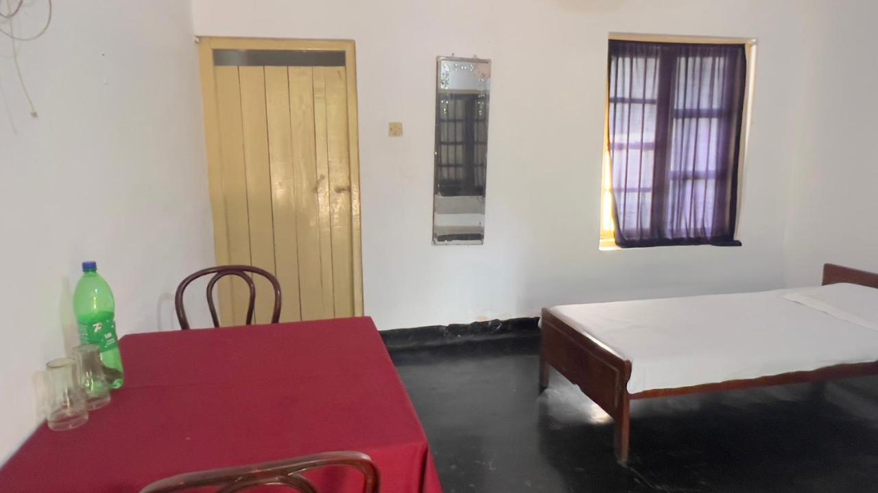 Resthouse Vavuniya Hotel Kültér fotó